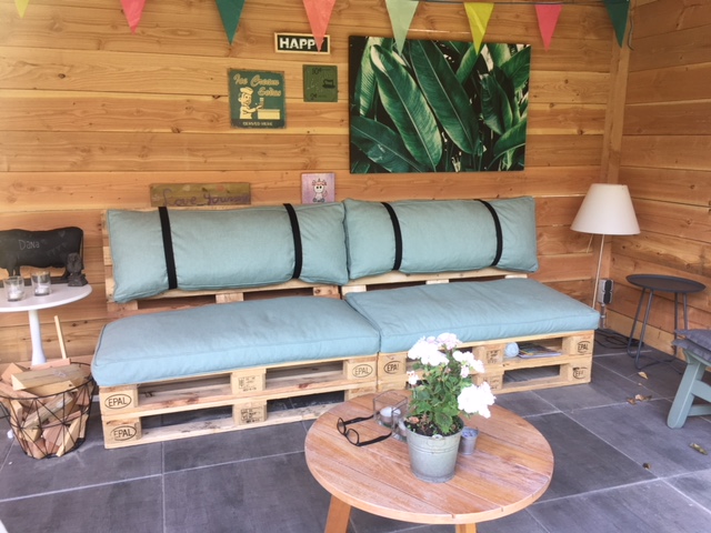 plofkussens loungebank