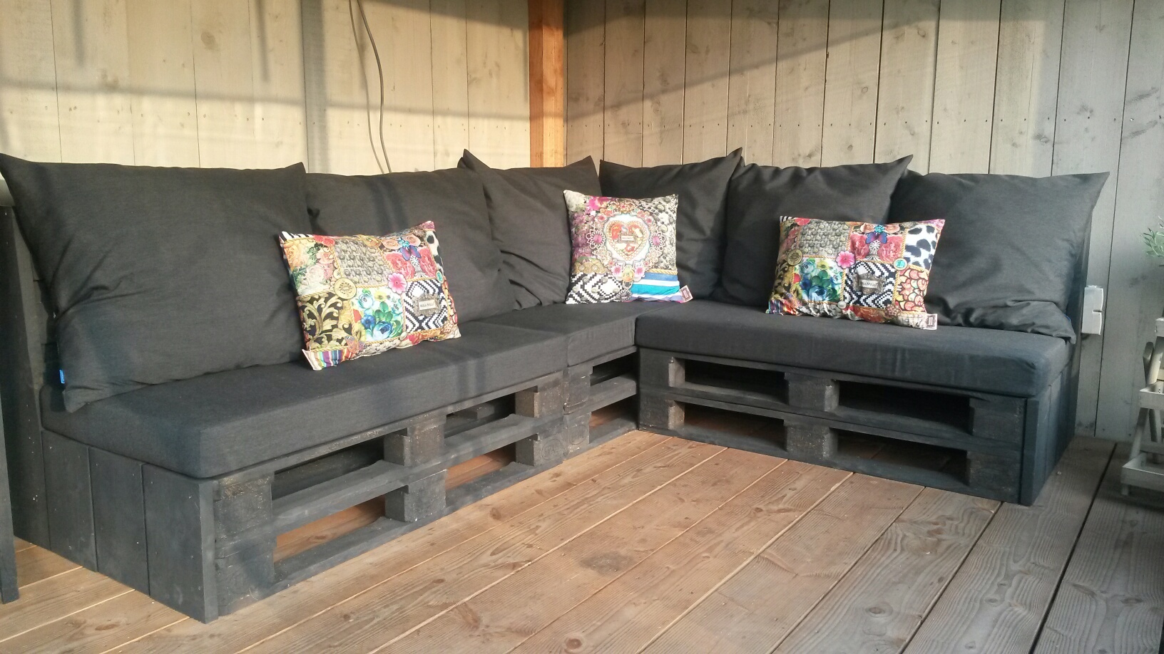 donkere pallet bank