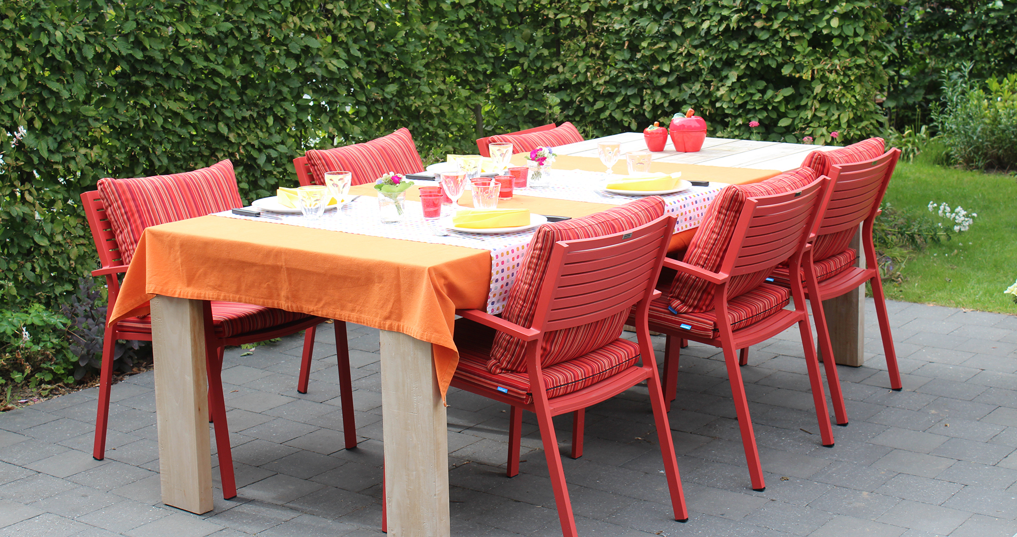 stoelkussens buiten eettafel
