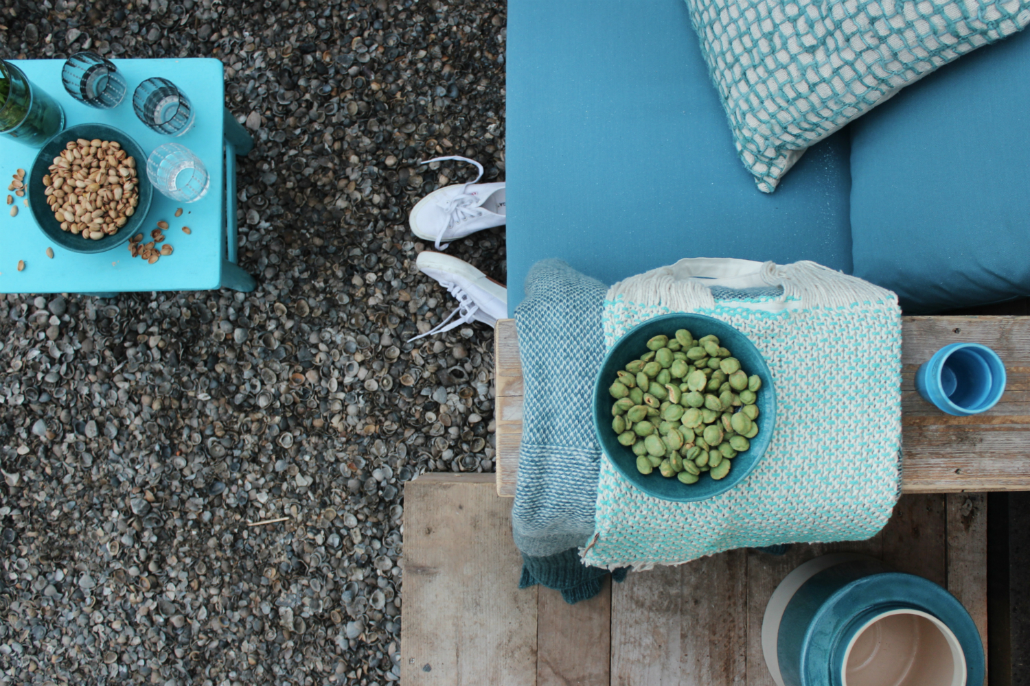 loungebank blauwe kussens